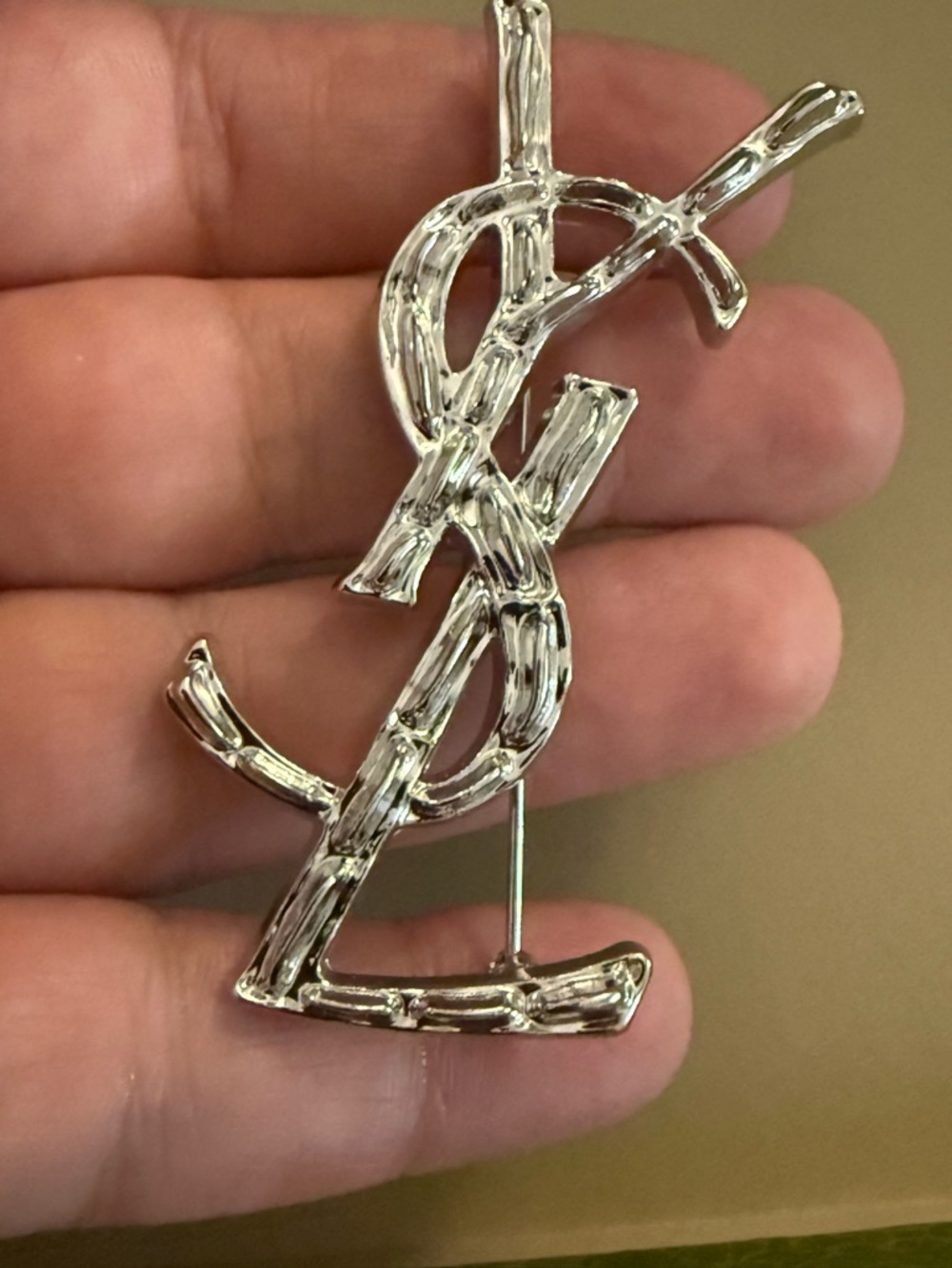 Brand new Saint Laurent brooch YSL Interlocking Logo Silver tone no box - Picture 6 of 8